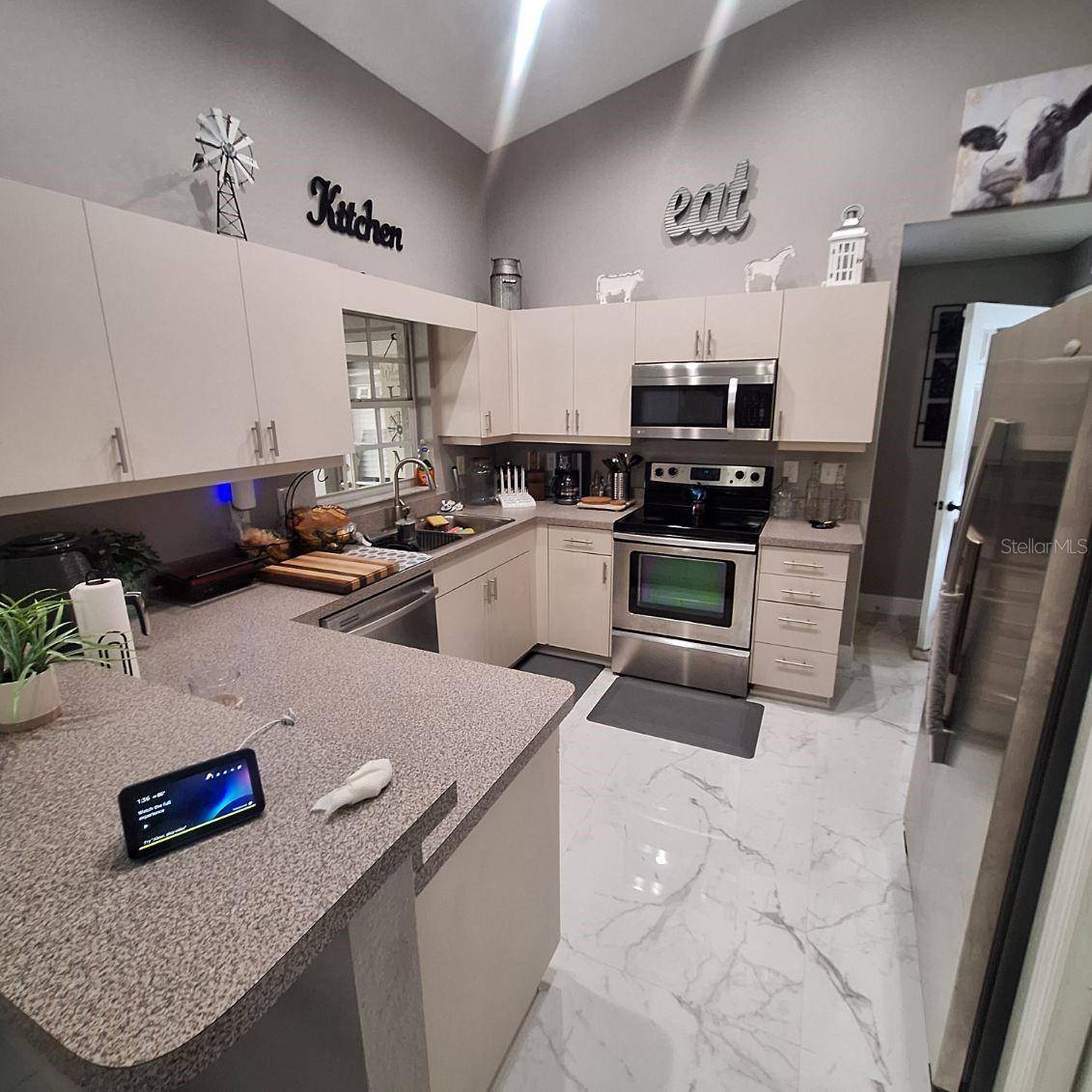 Zephyrhills, FL 33541,37535 LAUREL HAMMOCK DR