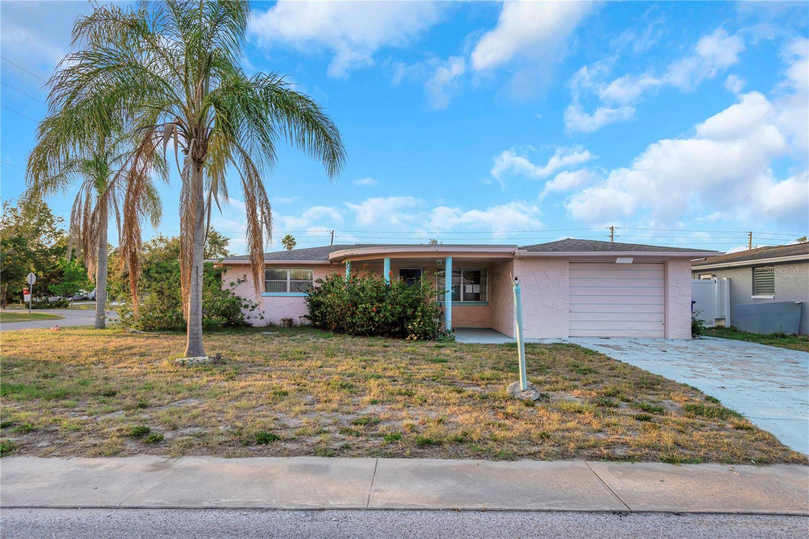 Holiday, FL 34691,3243 EISENHOWER DR