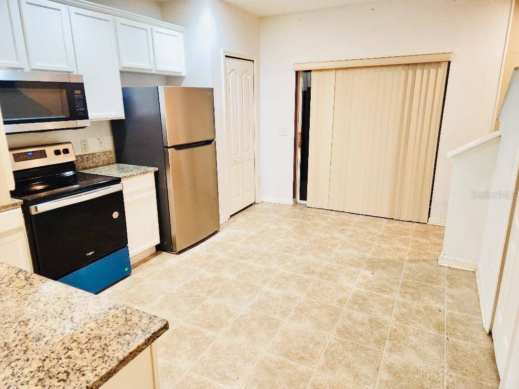 Lithia, FL 33547,5722 FISHHAWK RIDGE DR