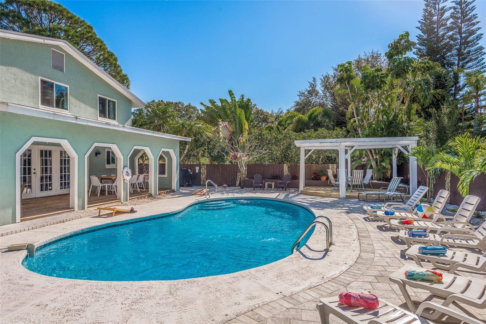 Seminole, FL 33776,8240 144TH LN
