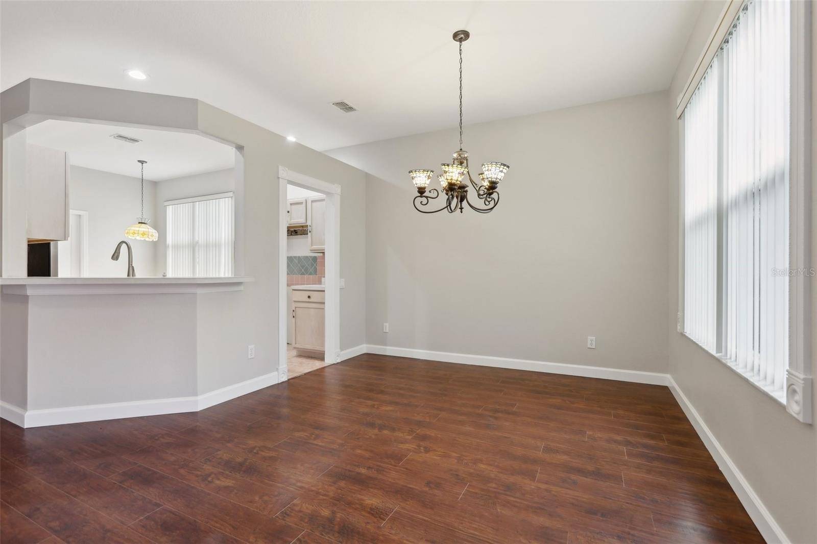 Tampa, FL 33647,9329 HUNTINGTON PARK WAY