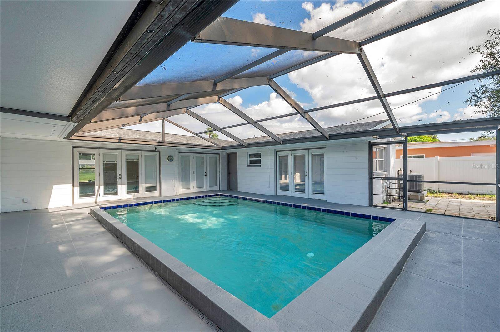 St Petersburg, FL 33702,6624 16TH ST N