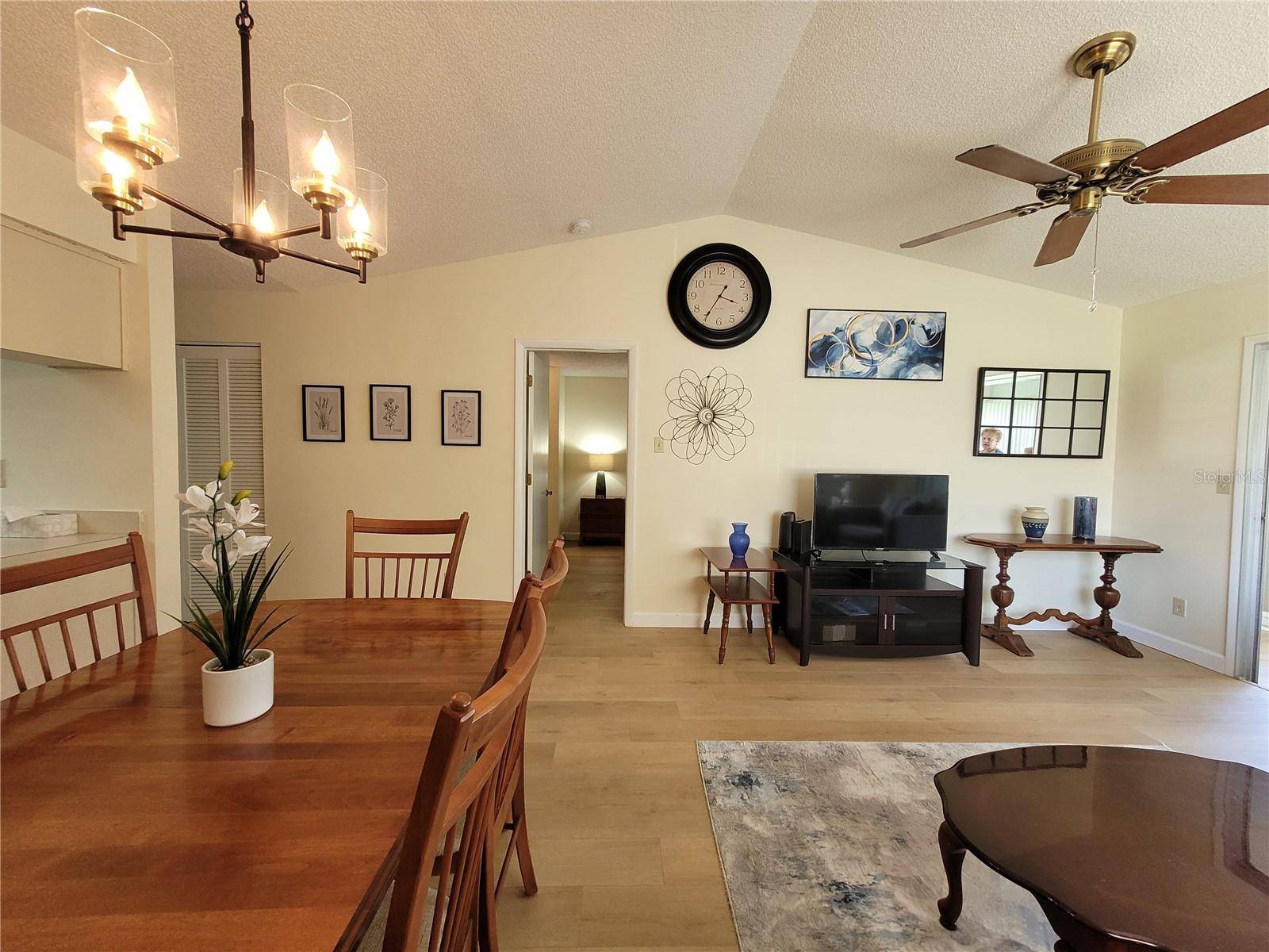 Palm Harbor, FL 34684,946 MADRID DR