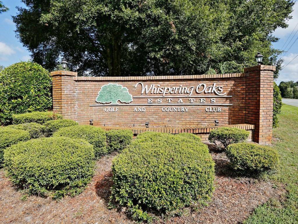 Dade City, FL 33523,35145 WHISPERING OAKS BLVD