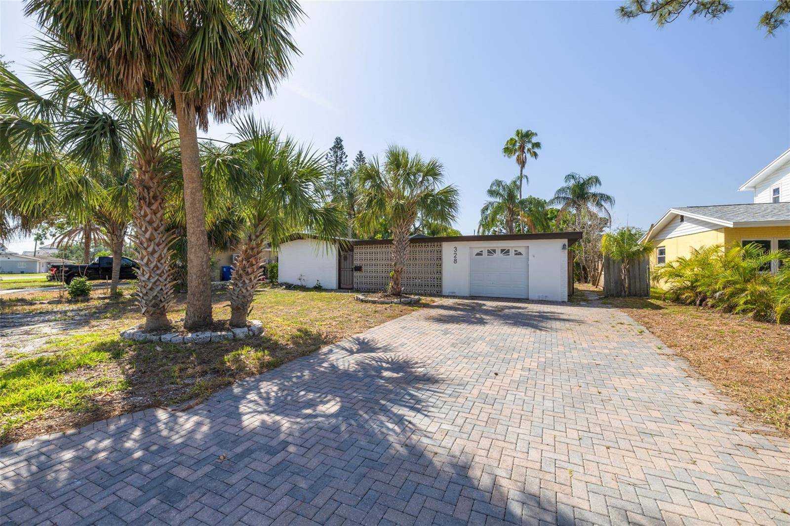 St Petersburg, FL 33702,328 TALLAHASSEE DR NE