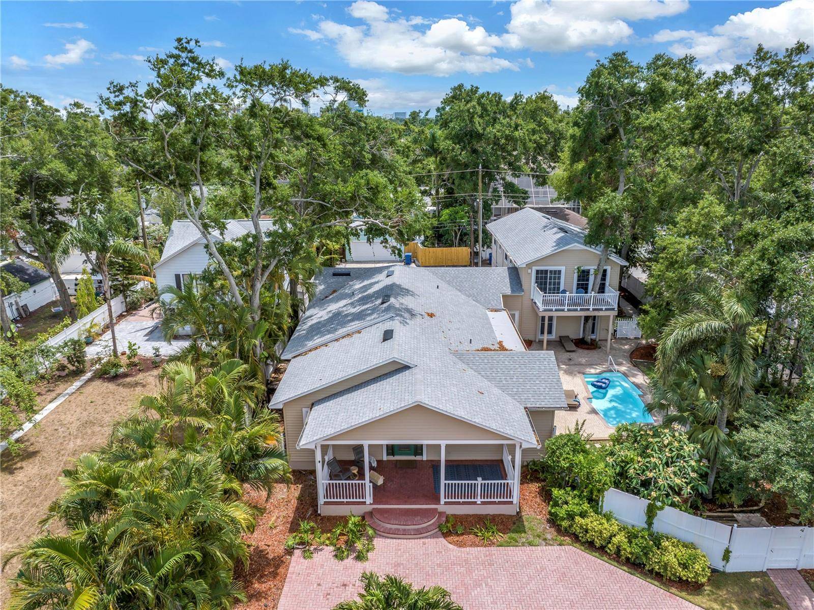 St Petersburg, FL 33704,546 26TH AVE N
