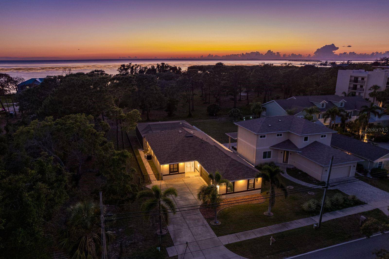 Tarpon Springs, FL 34689,632 S FLORIDA AVE