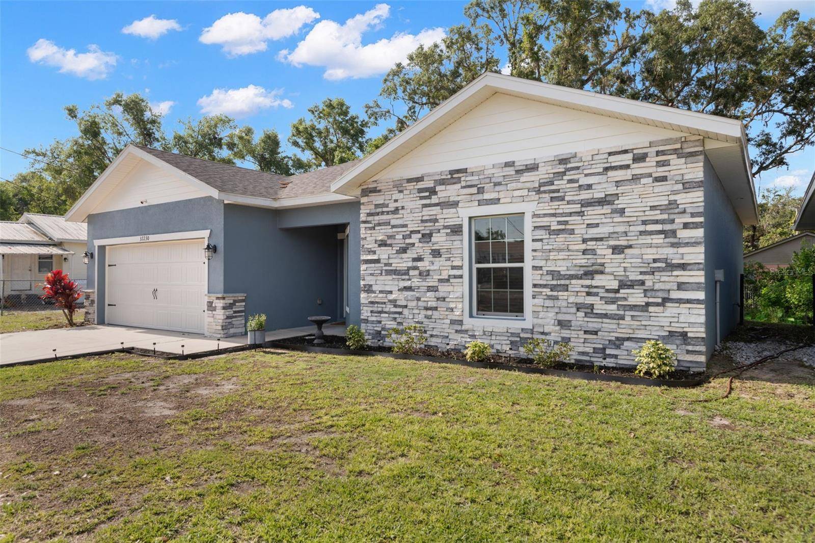 Dade City, FL 33525,37230 POINSETTIA AVE