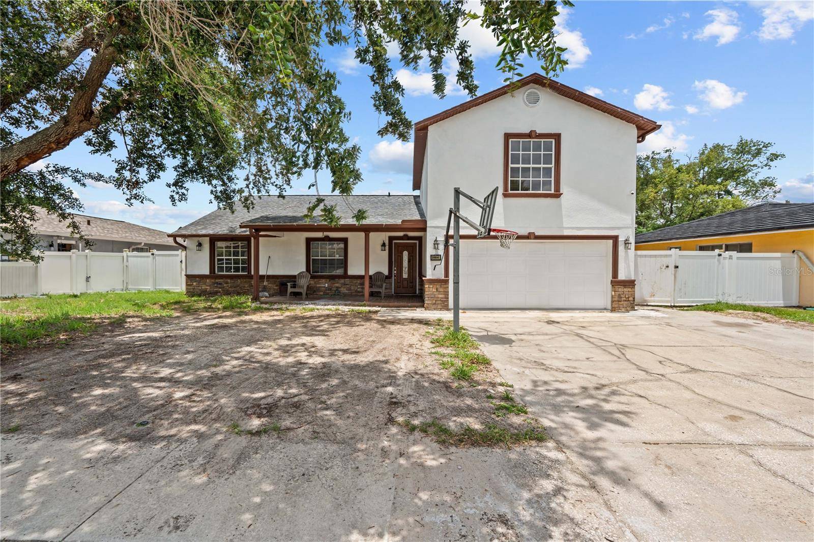 Seffner, FL 33584,3104 APRICOT ST