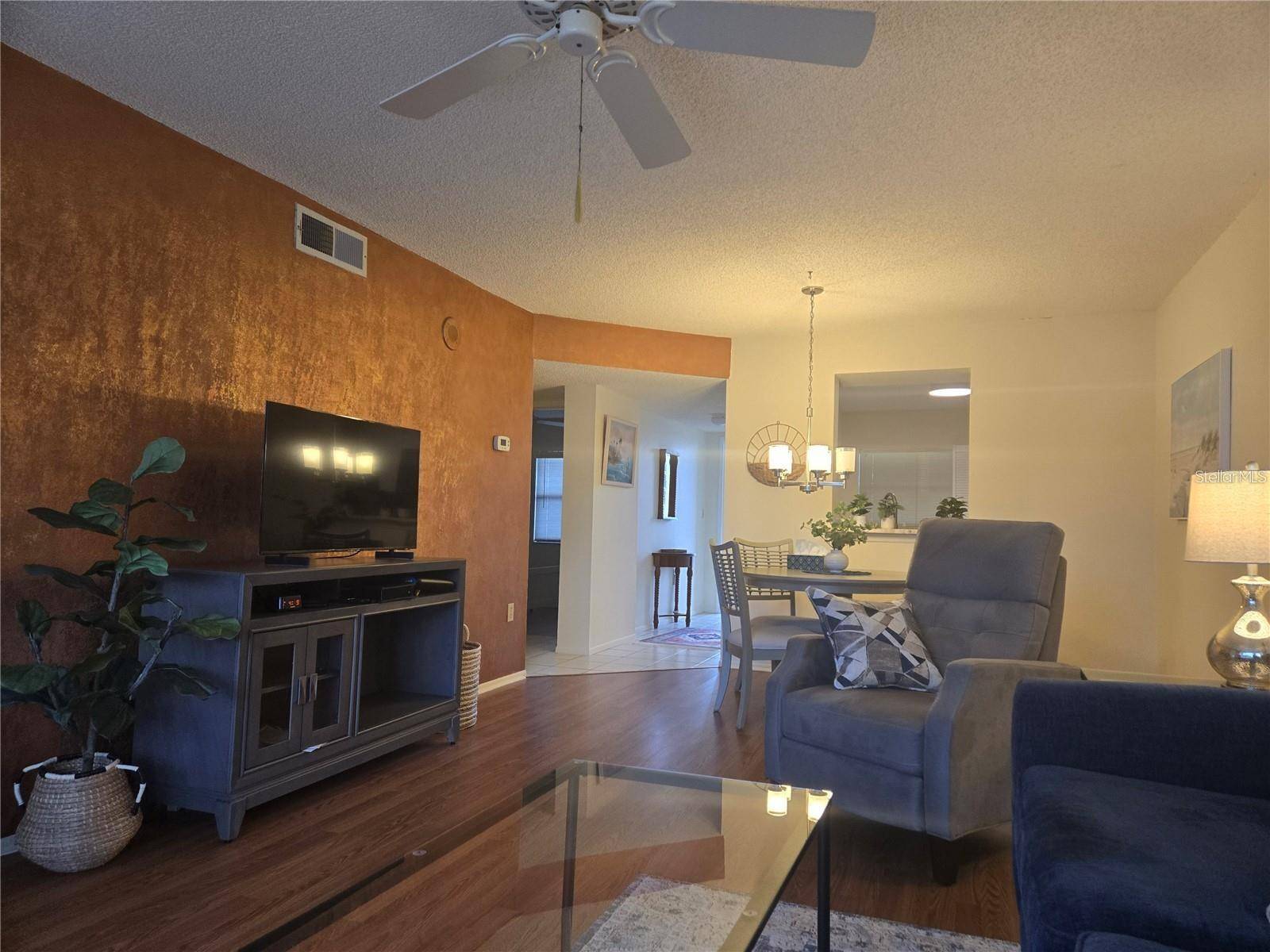Clearwater, FL 33760,800 COVE CAY DR #4C