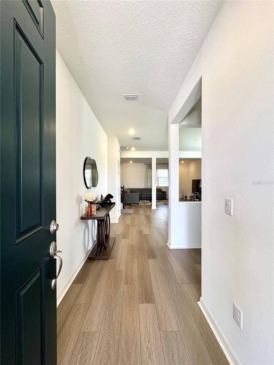 Zephyrhills, FL 33540,37489 MACKENZIE DR