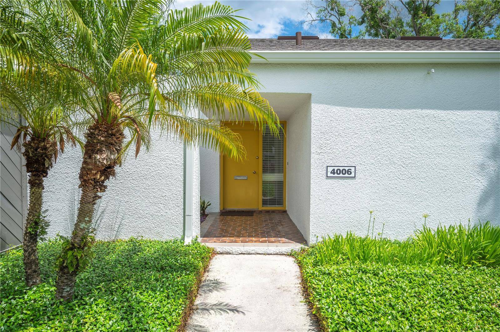 Tampa, FL 33618,4006 CYPRESS LANE #4006 #4006