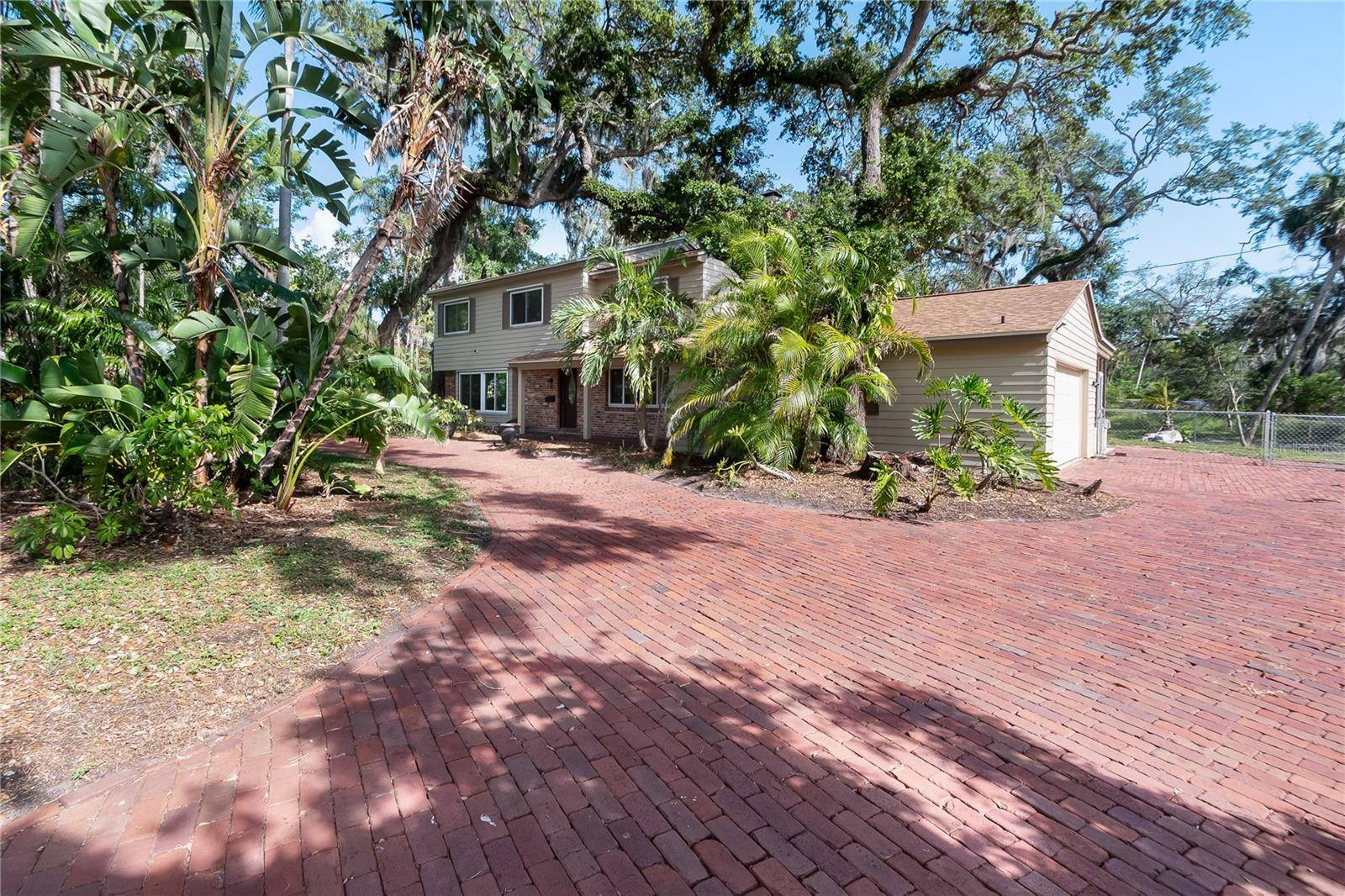 St Petersburg, FL 33709,8350 40TH AVE N