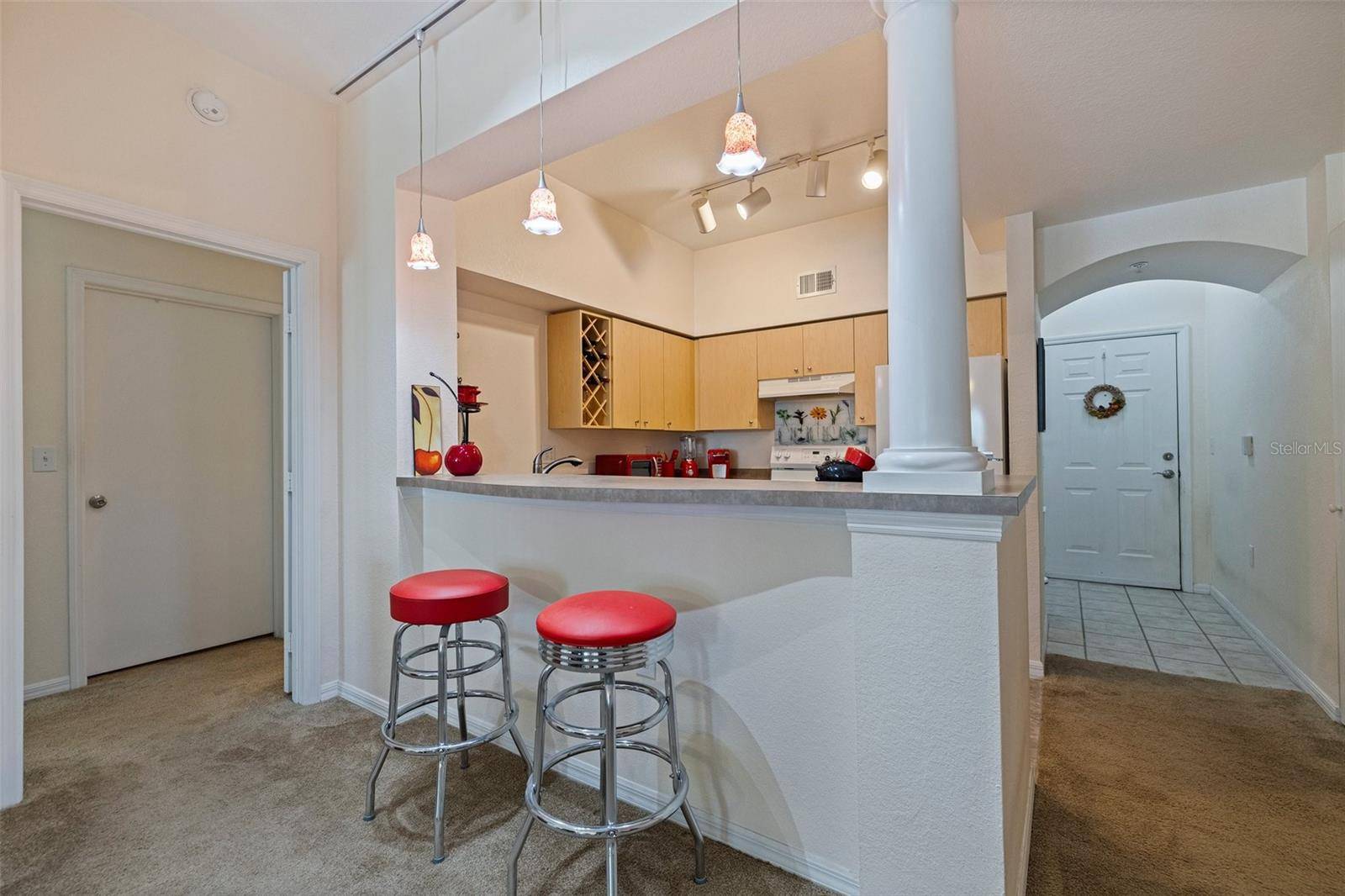 St Petersburg, FL 33701,200 4TH AVE S #220