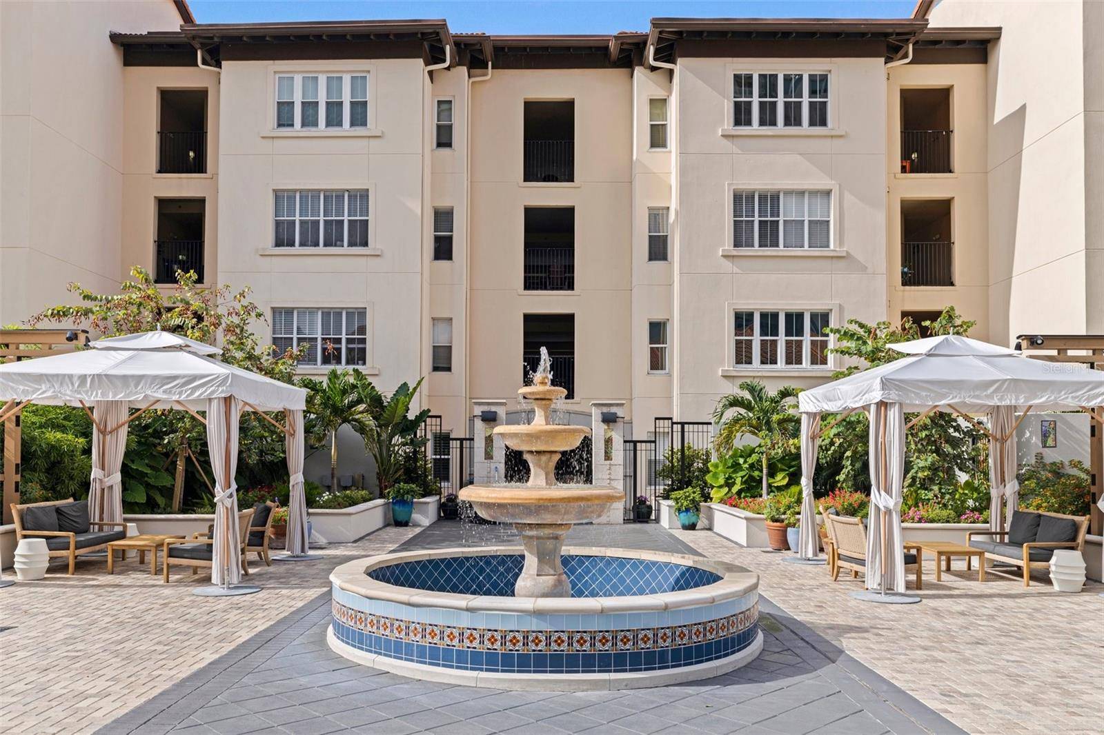 St Petersburg, FL 33701,200 4TH AVE S #220