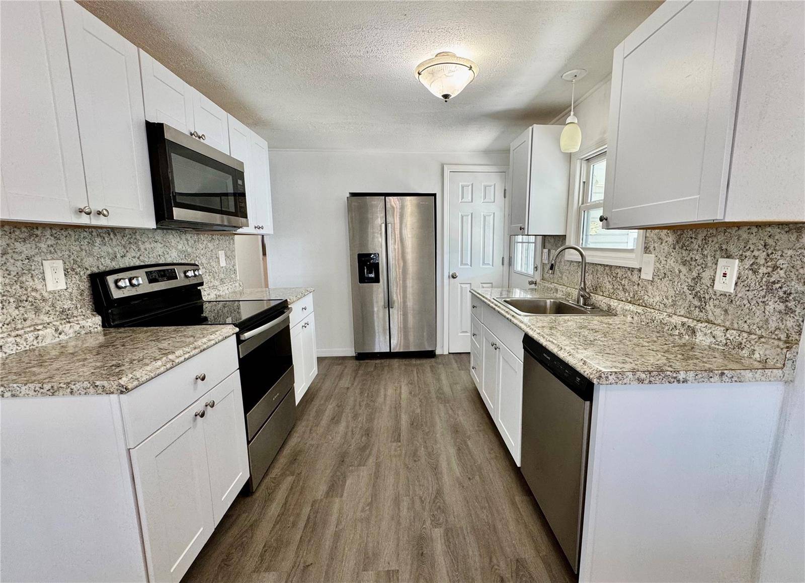 Largo, FL 33770,99 PINDO PALM ST E