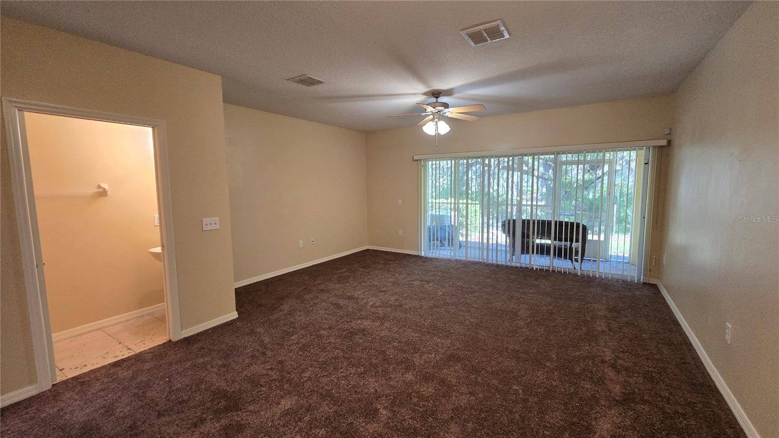 Tampa, FL 33647,8582 TRAIL WIND DR