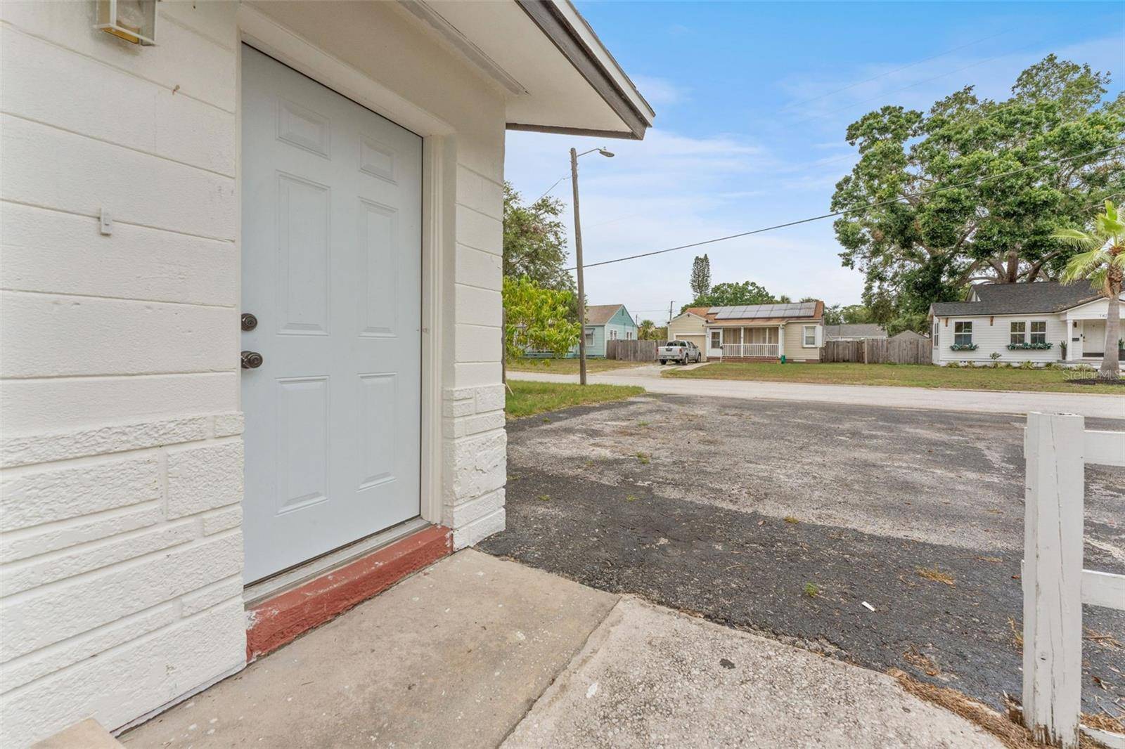 St Petersburg, FL 33702,137 NE MONROE CIR N
