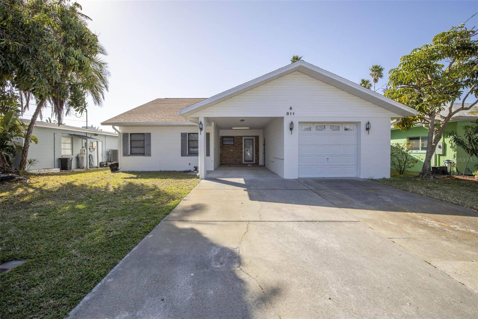 Madeira Beach, FL 33708,811 BAY POINT DR