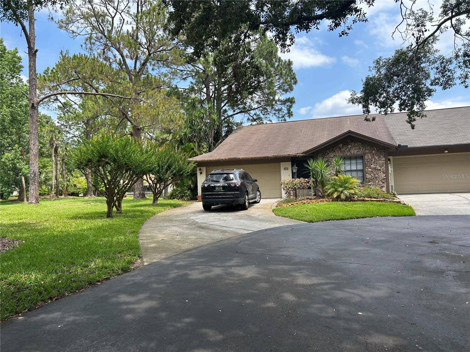 Tampa, FL 33624,3902 SHORESIDE CIR