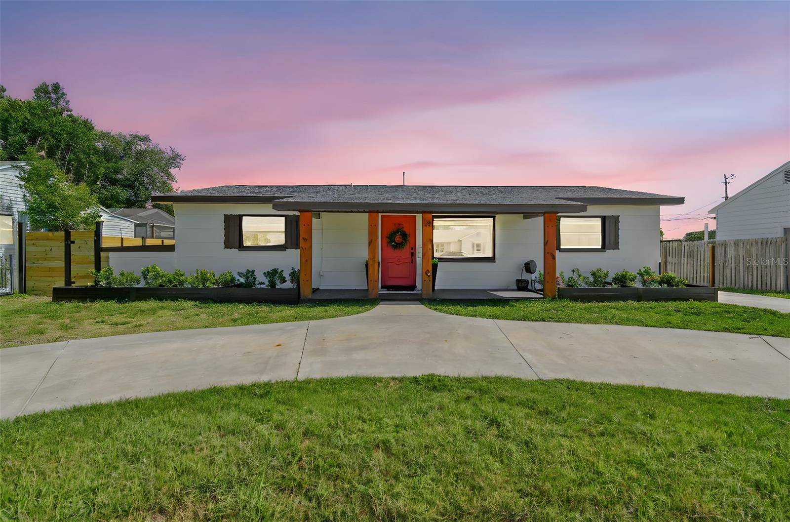 St Petersburg, FL 33703,775 39TH AVE NE