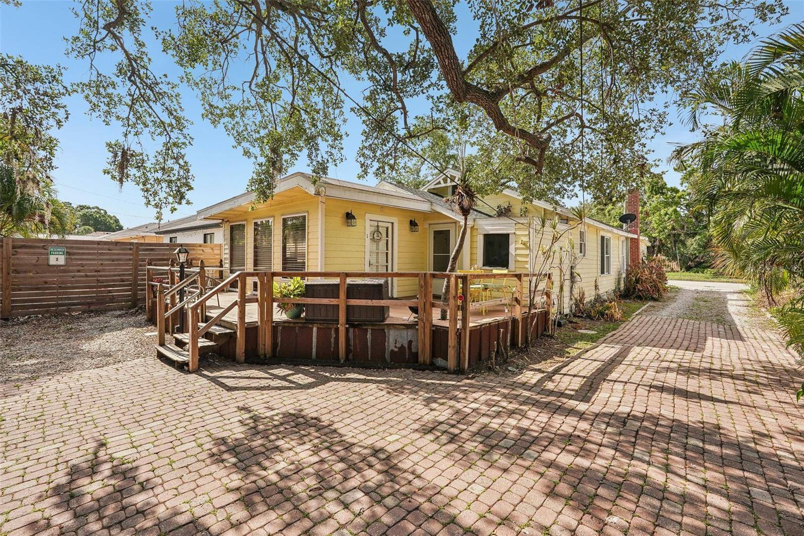 Sarasota, FL 34239,2245 BAHIA VISTA ST