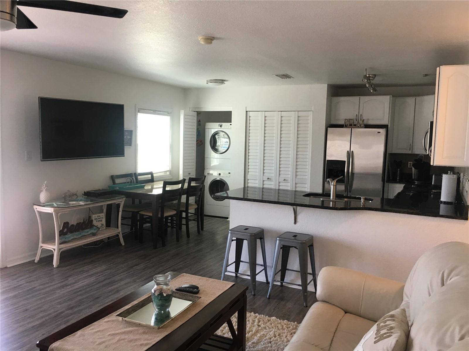 St Petersburg, FL 33705,5174 BEACH DR SE #B