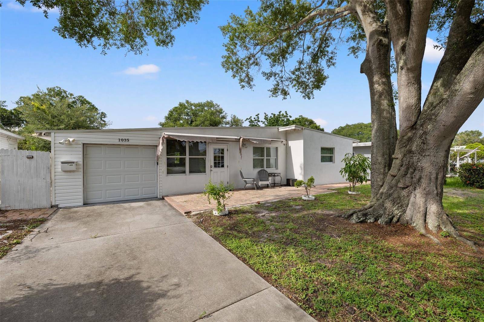 St Petersburg, FL 33703,1035 58TH AVE N