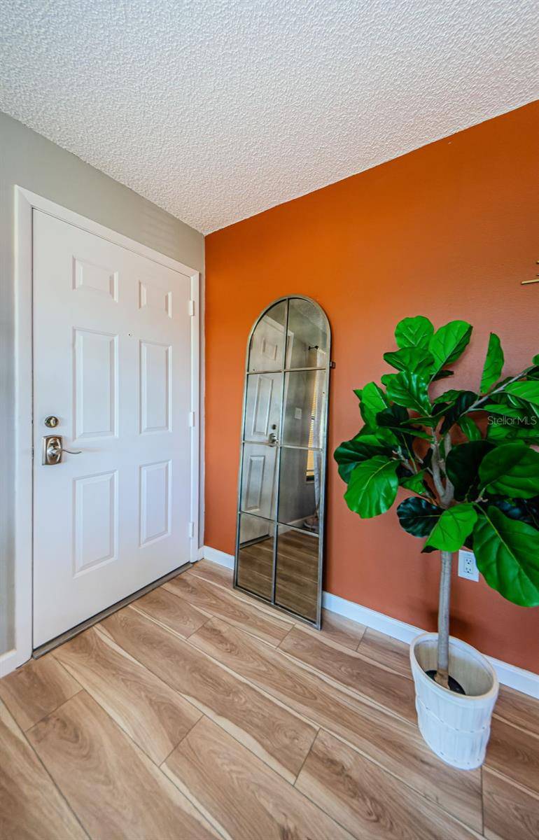 Clearwater, FL 33761,2112 HAMMOCK PINE BLVD #2112
