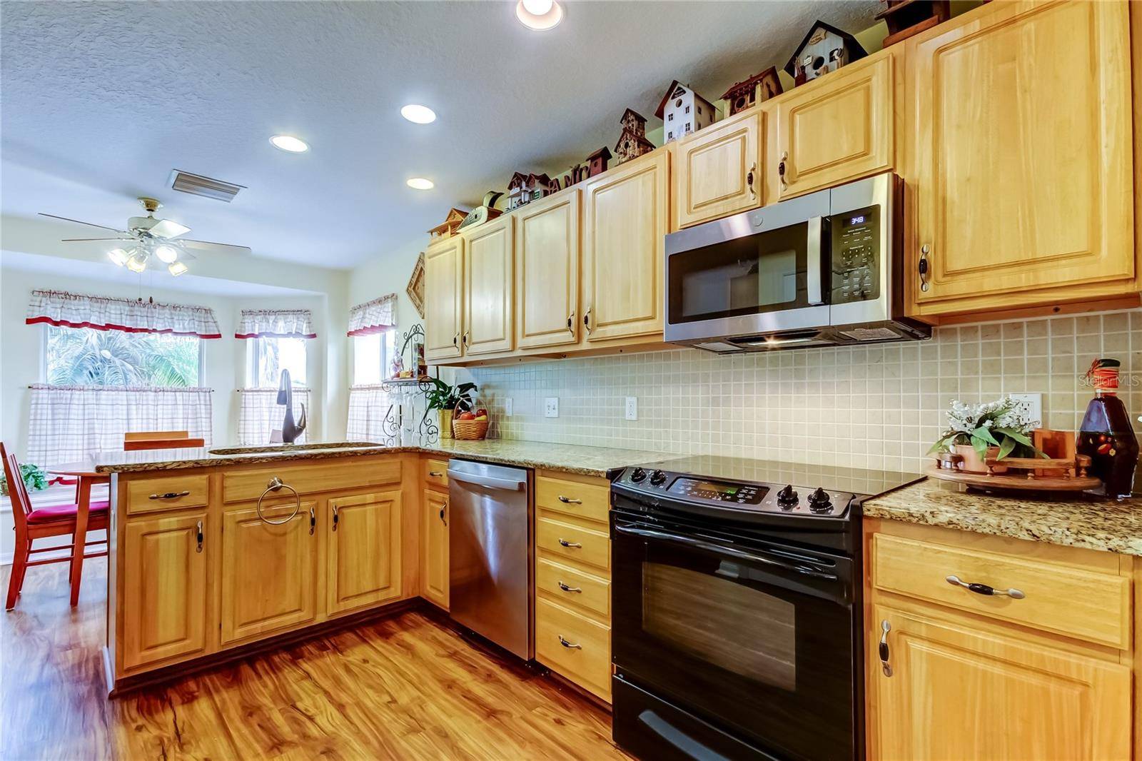 Oldsmar, FL 34677,550 SALMON CT
