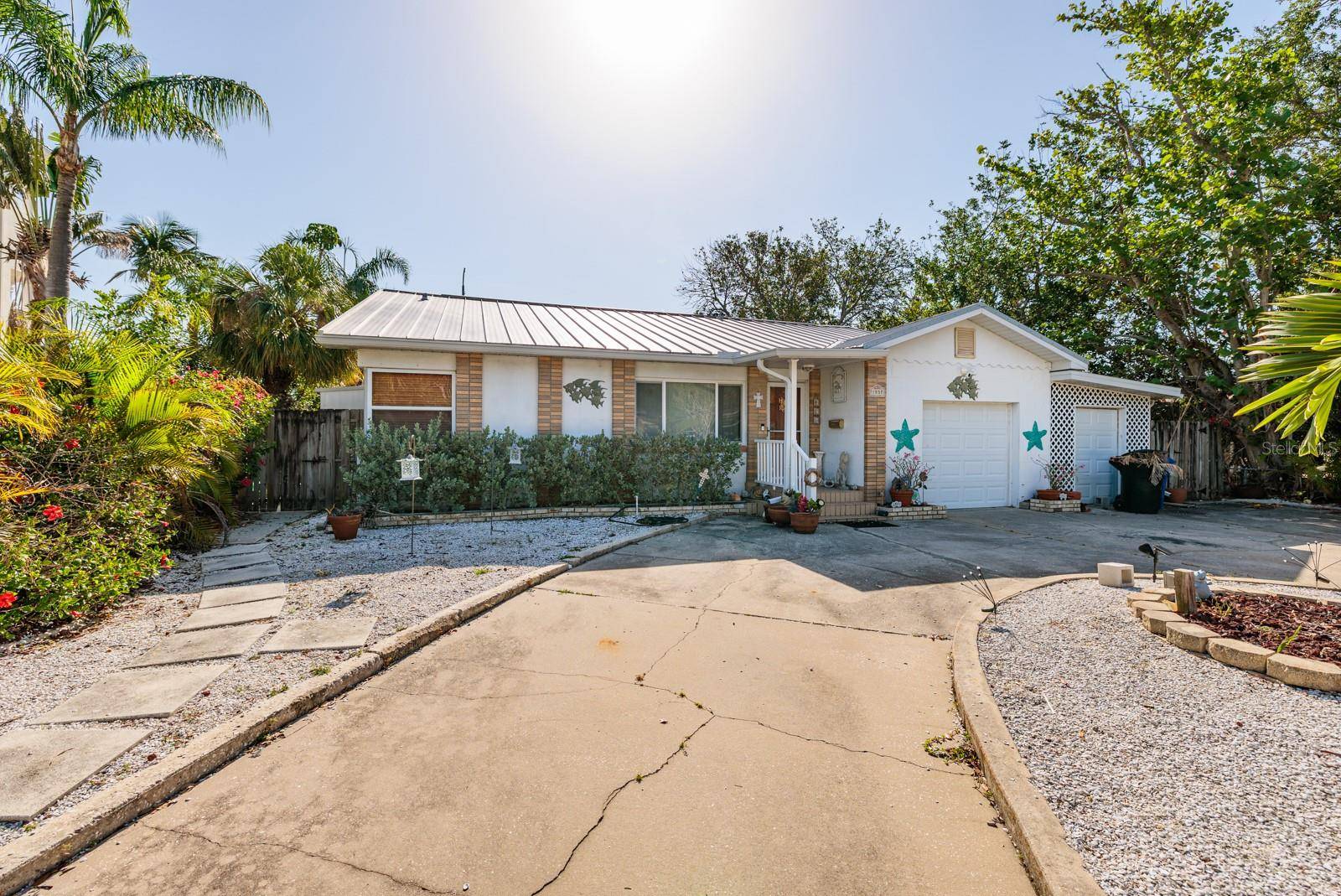 St Petersburg, FL 33703,1857 BAYOU GRANDE BLVD NE