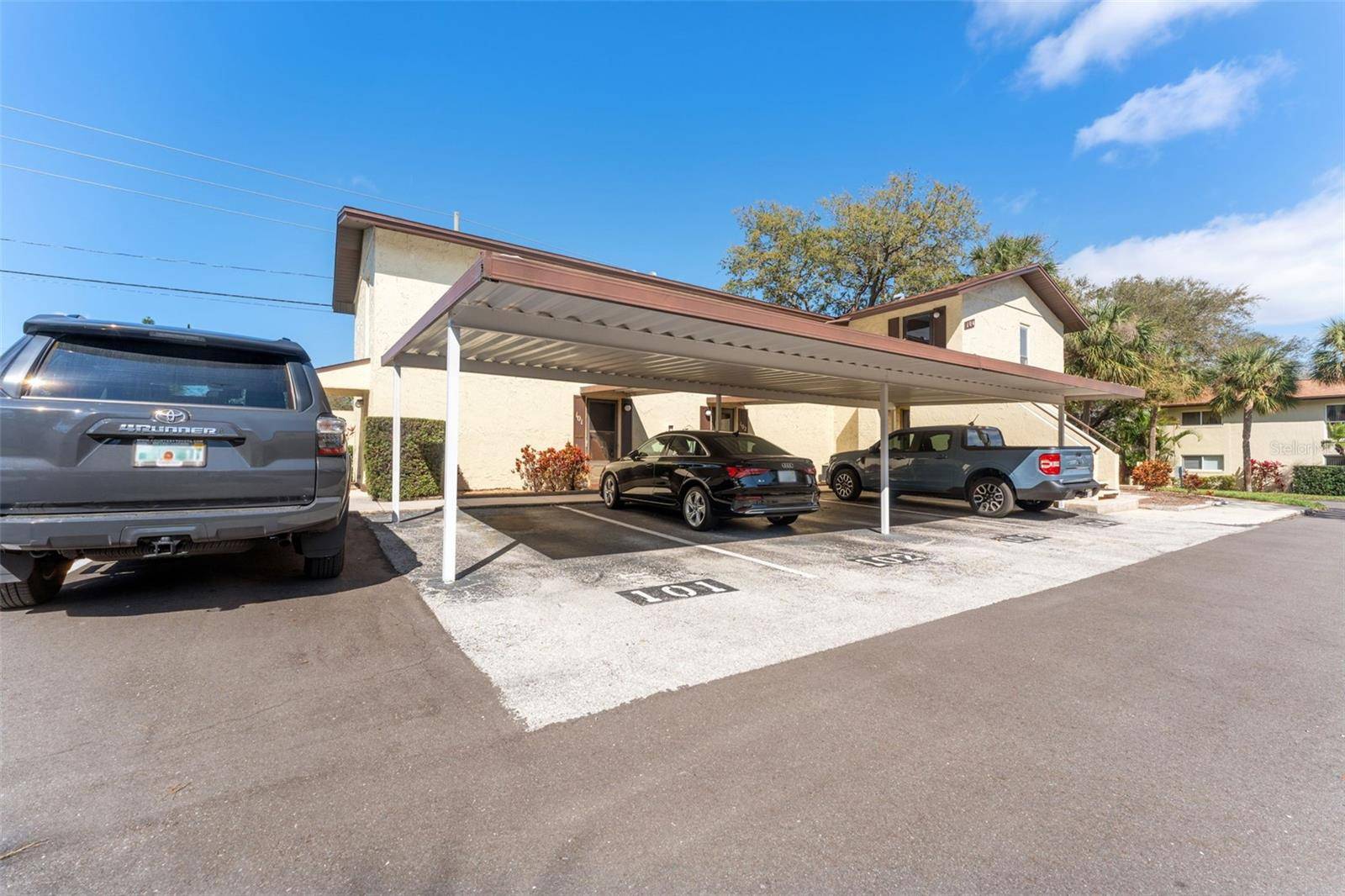Largo, FL 33770,501 E BAY DR #102