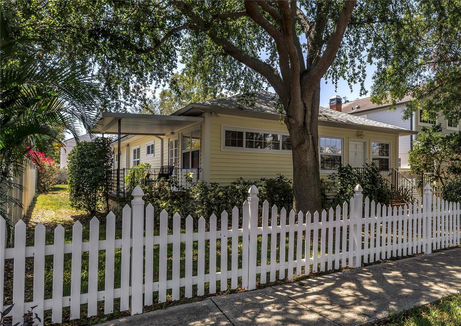 St Petersburg, FL 33702,2710 10TH ST N