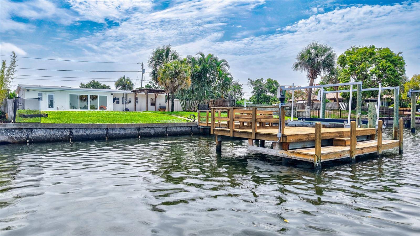 St Petersburg, FL 33705,4099 POMPANO DR SE