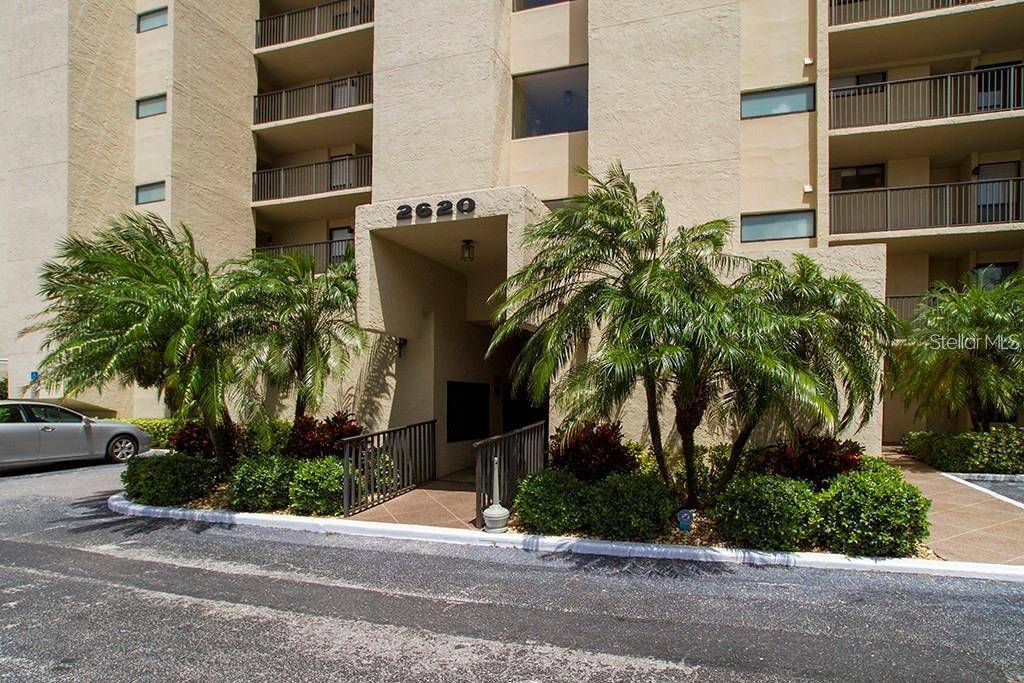 Clearwater, FL 33760,2620 COVE CAY DR #704