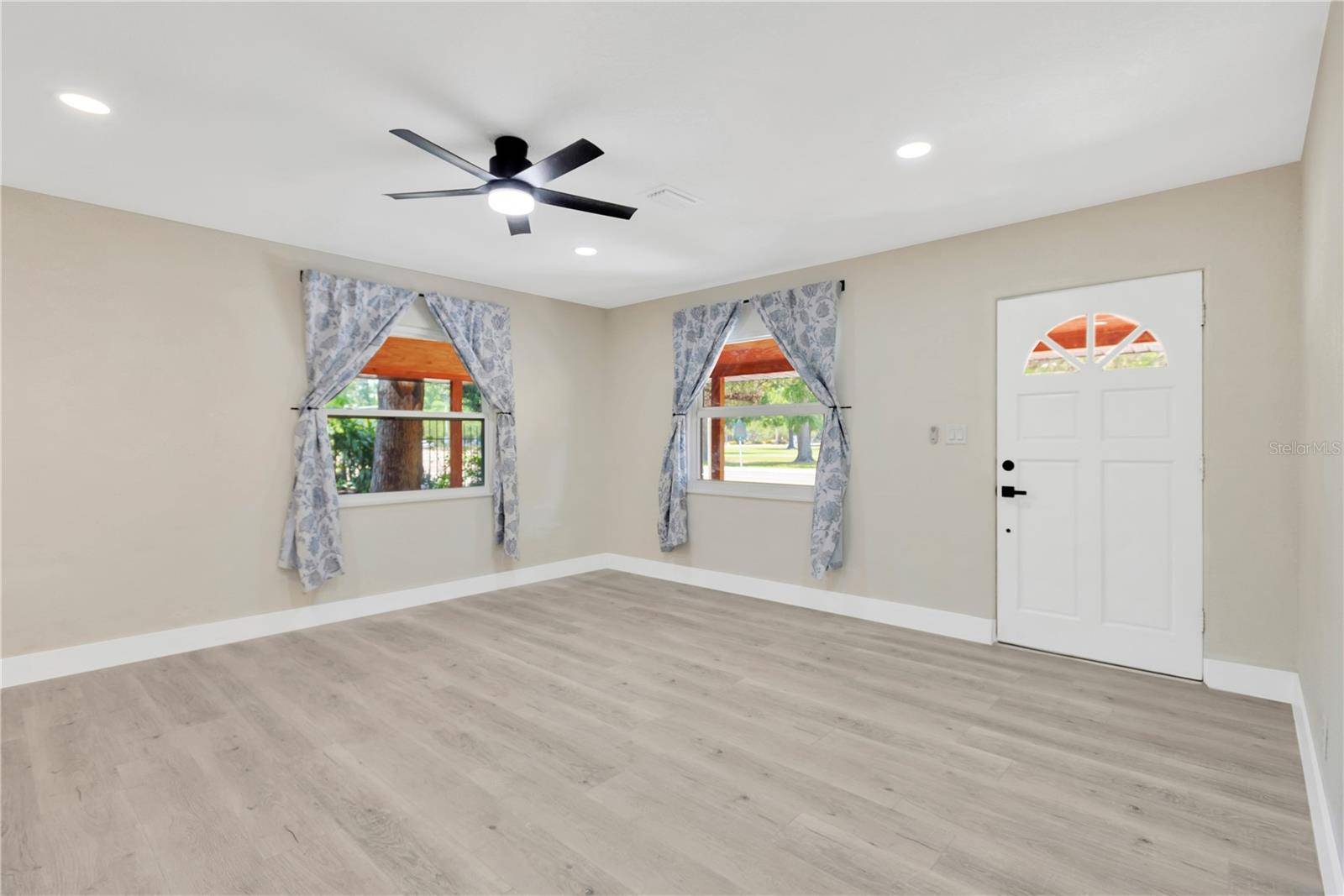 Tampa, FL 33610,2303 E OSBORNE AVE