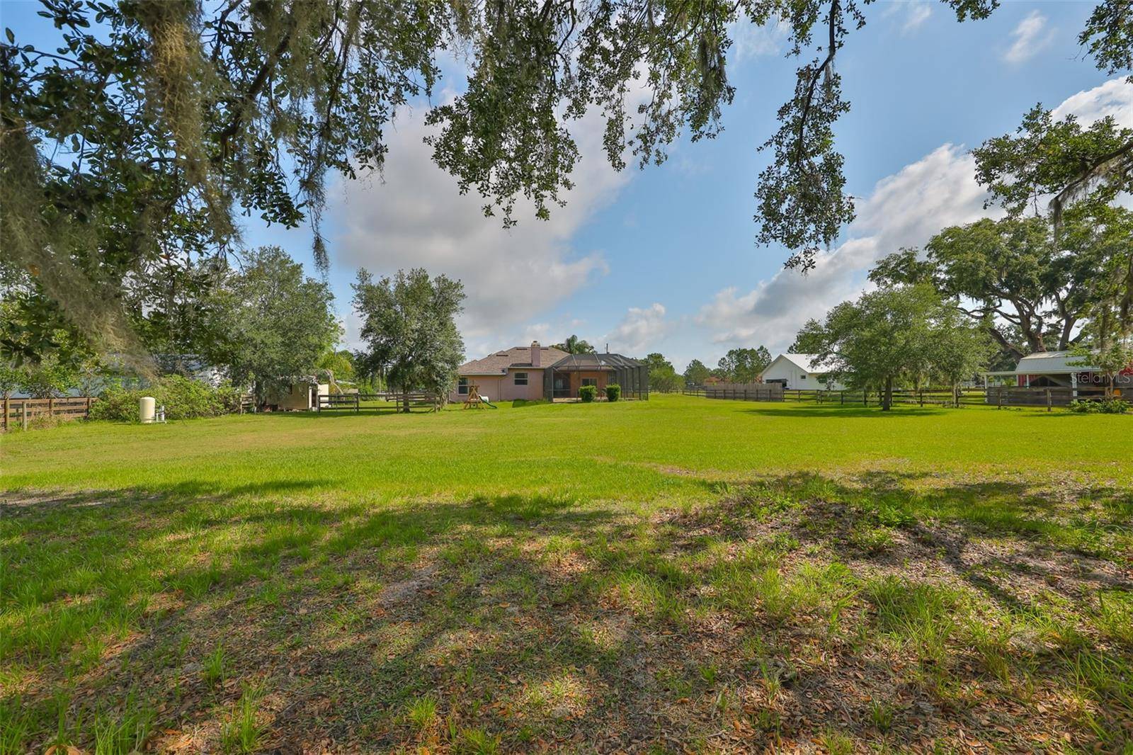 Plant City, FL 33567,611 ROBINSON OAKS LN