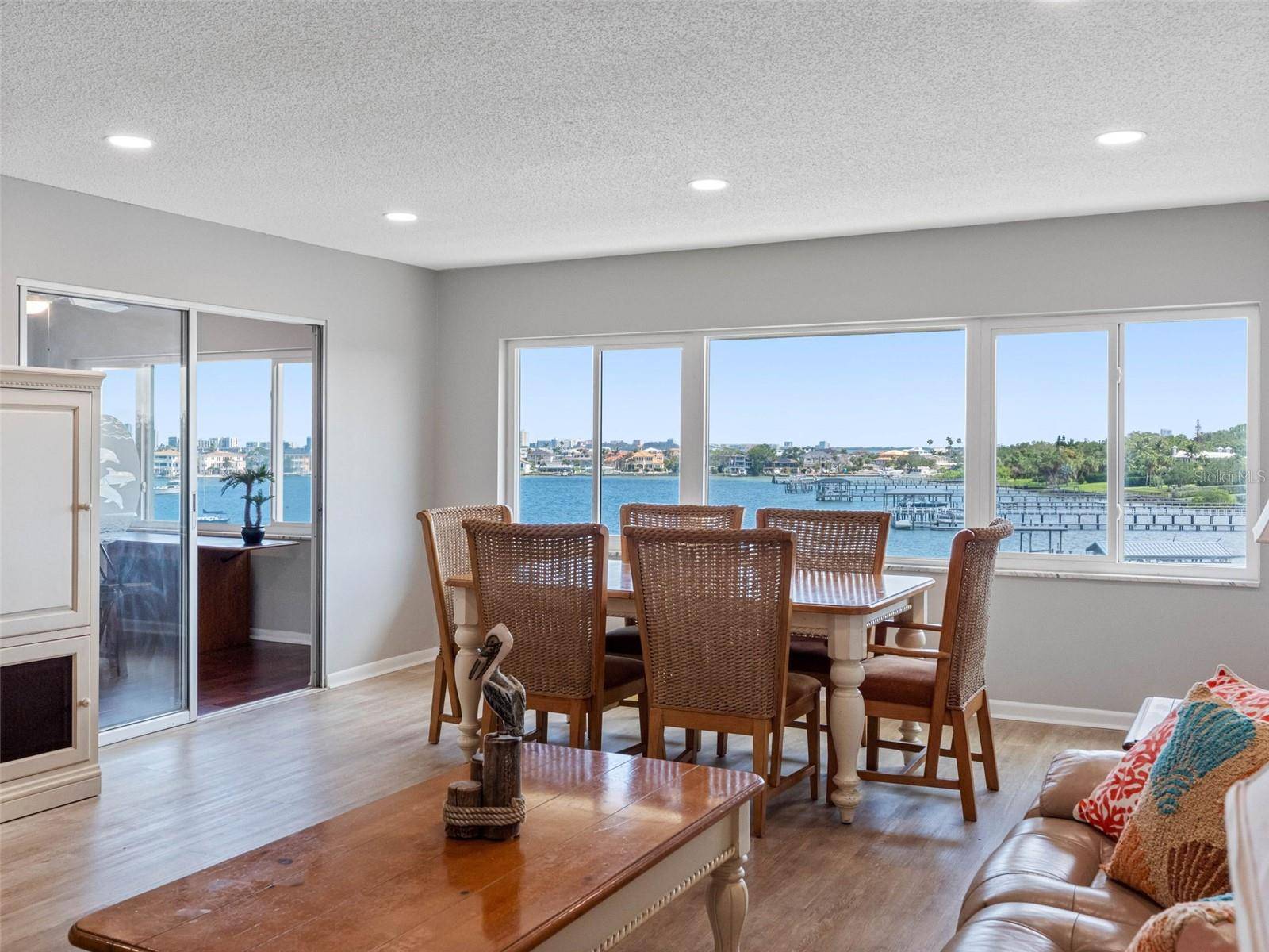 Belleair Bluffs, FL 33770,100 BLUFF VIEW DR #404C