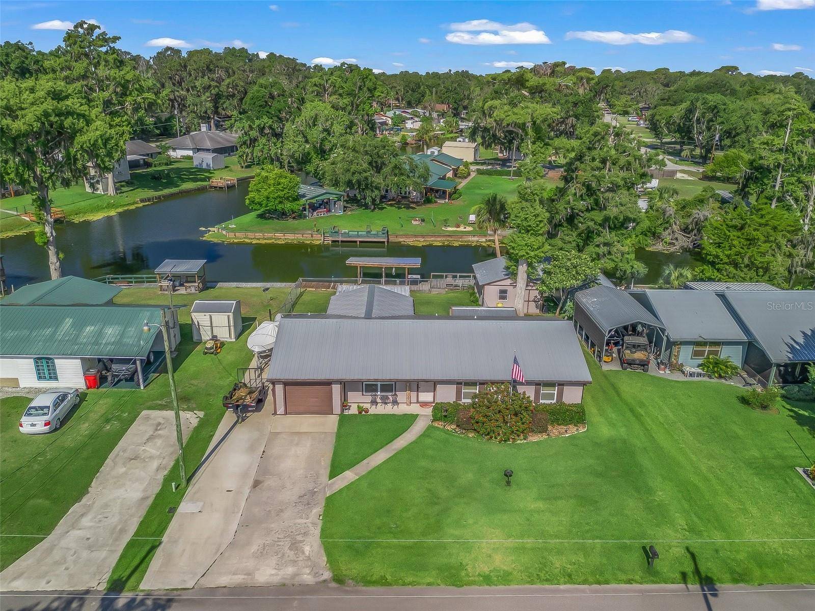 Lake Panasoffkee, FL 33538,718 CR 467
