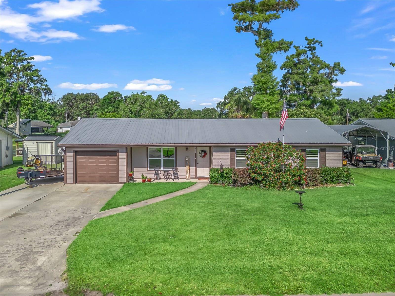 Lake Panasoffkee, FL 33538,718 CR 467