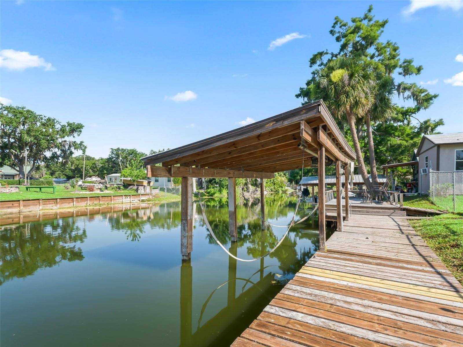 Lake Panasoffkee, FL 33538,718 CR 467