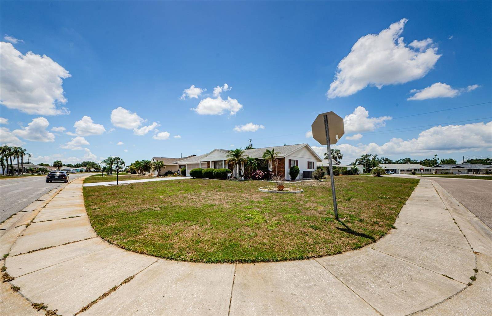 Sun City Center, FL 33573,801 OAKMONT AVE