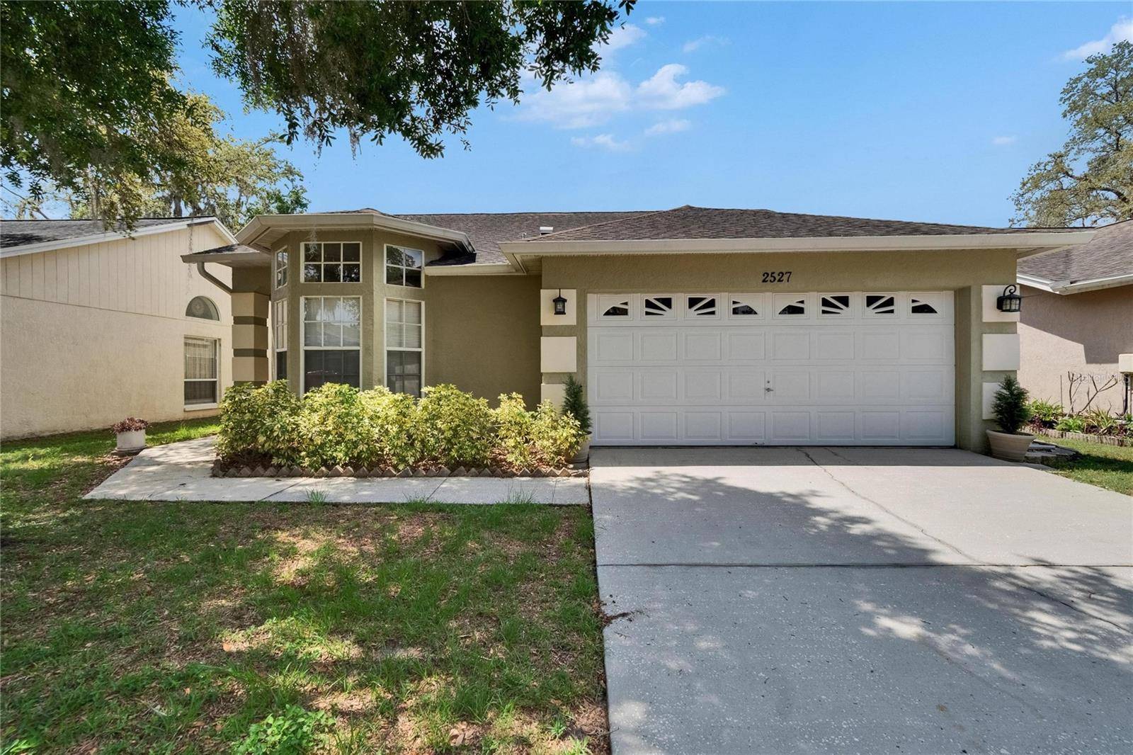 Valrico, FL 33594,2527 WRENCREST CIR