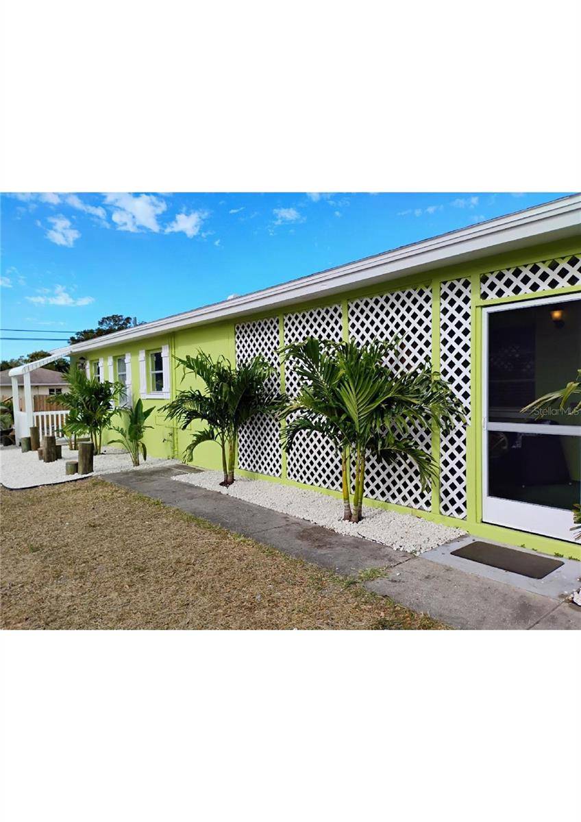 Dunedin, FL 34698,504 MILWAUKEE AVE #B