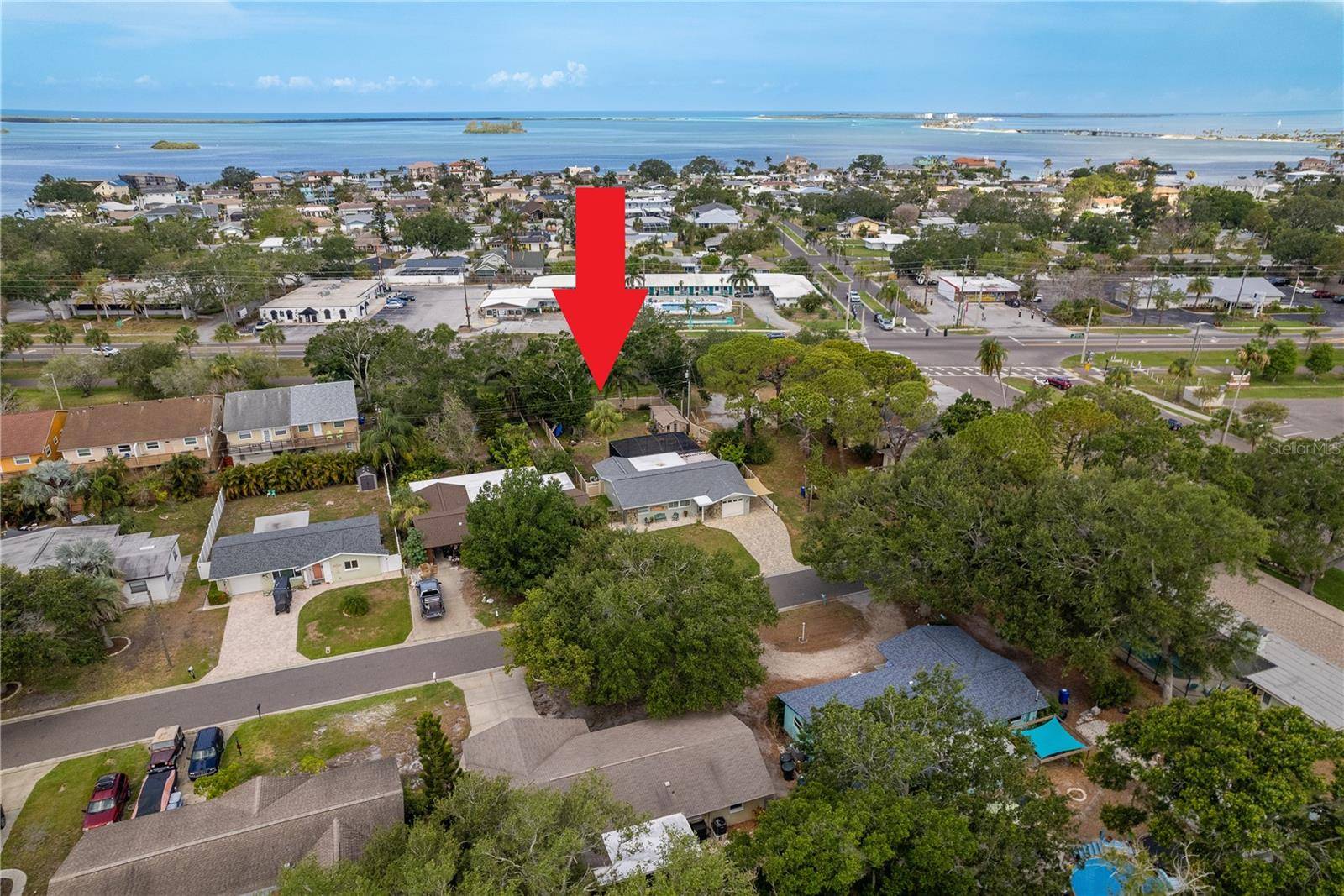 Dunedin, FL 34698,2048 DOUGLAS AVE