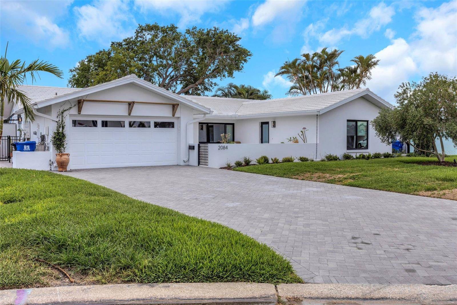 St Petersburg, FL 33703,2084 MASSACHUSETTS AVE NE
