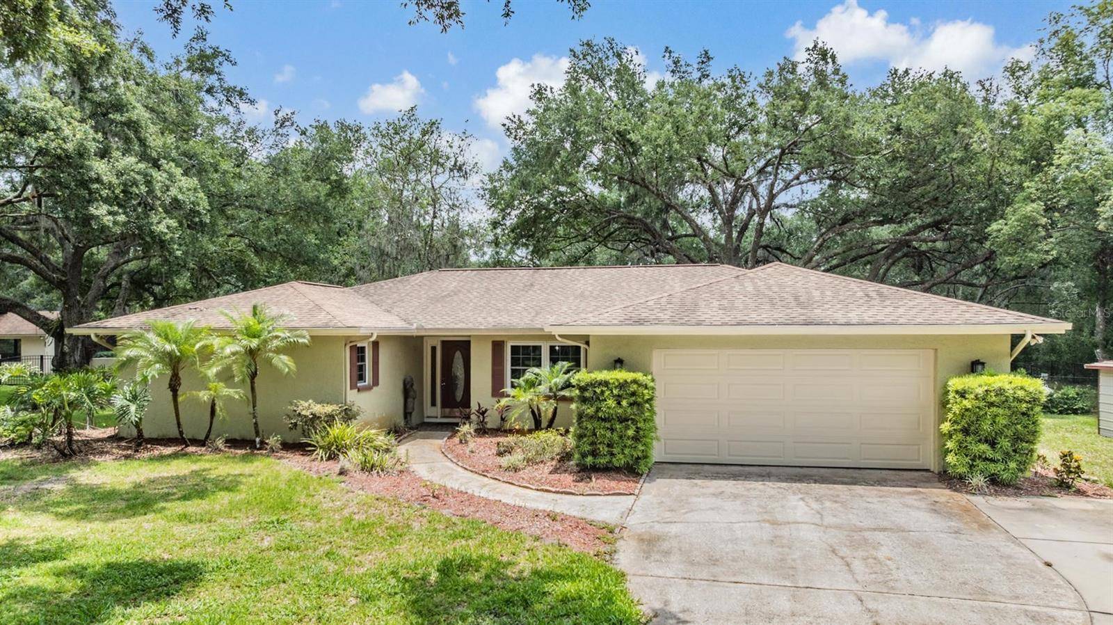 Seffner, FL 33584,2911 PEMBERTON CREEK DR