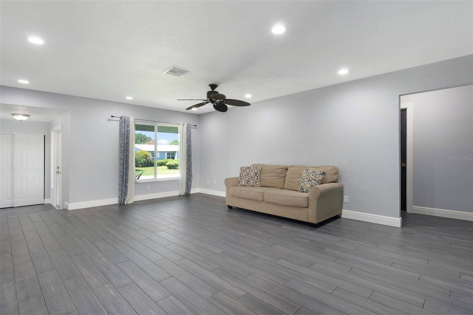 St Petersburg, FL 33703,5923 19TH ST NE