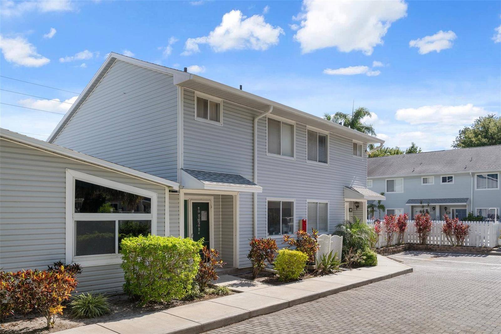 Dunedin, FL 34698,500 NEW YORK AVE #23