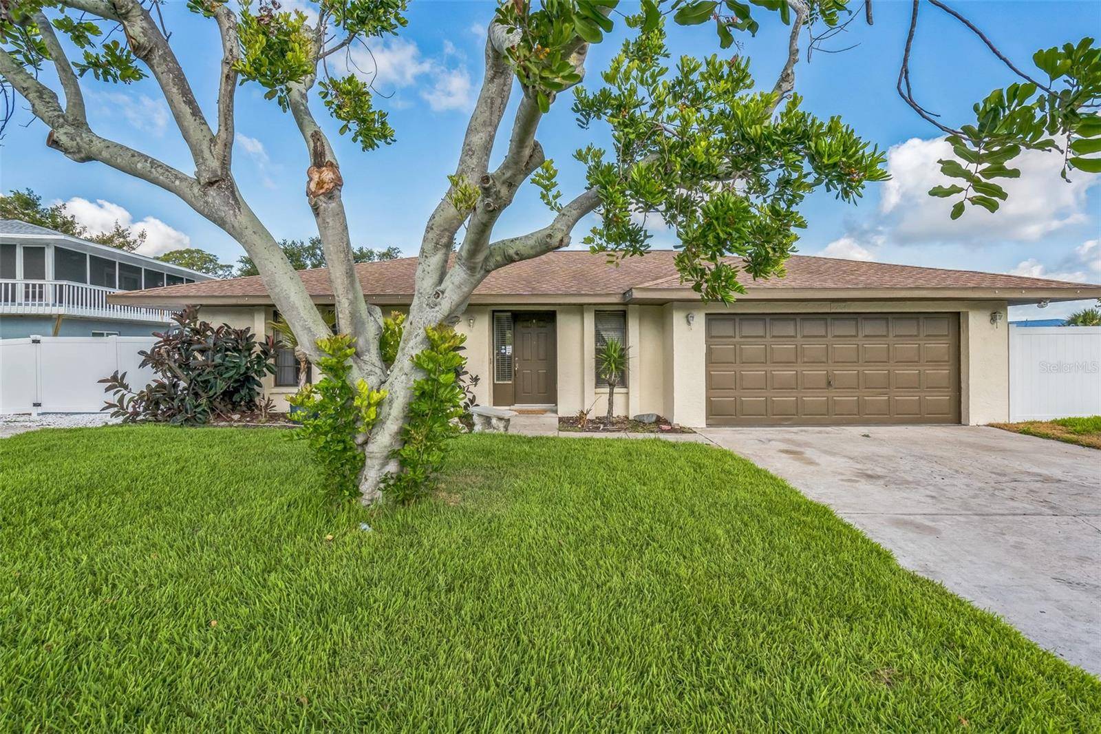 Bradenton, FL 34209,2204 78TH ST W